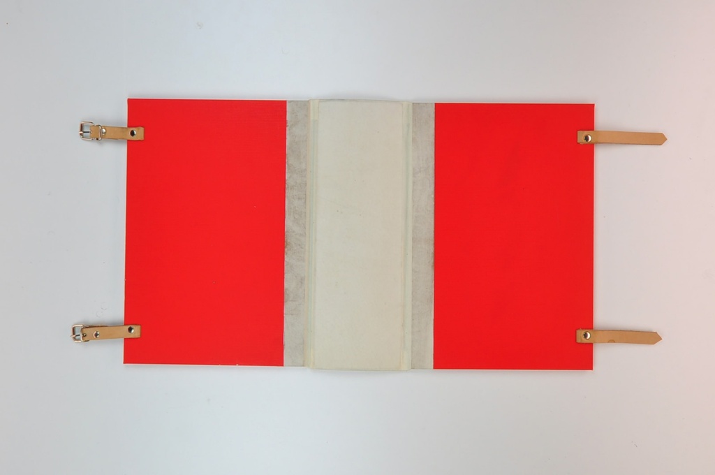 Tapa pergamino media pasta con correas